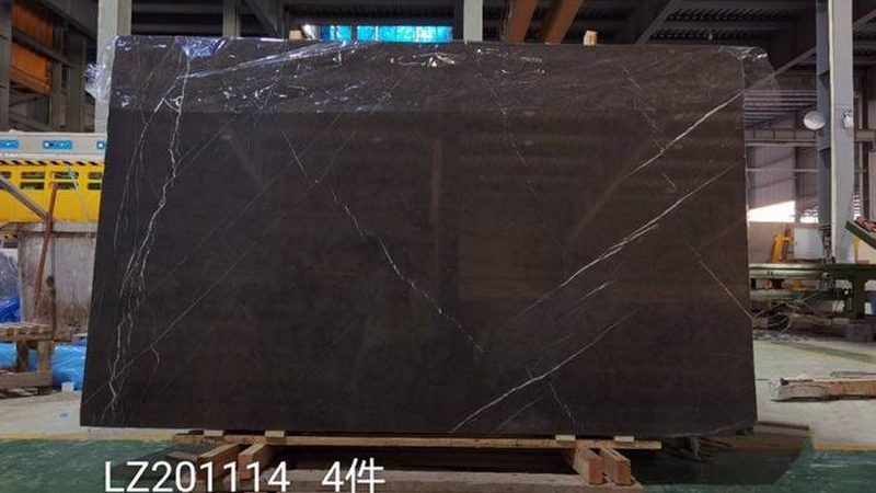 透光石：揭秘其价格背后的秘密**